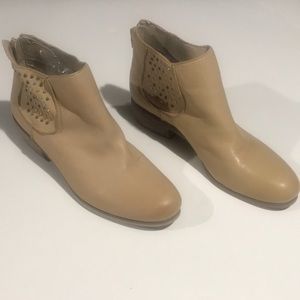 CROWN VINTAGE Ankle Boots